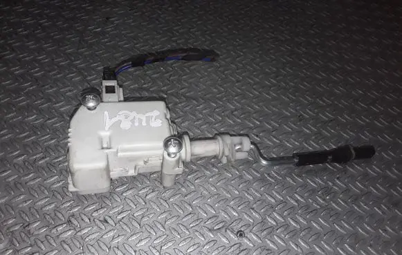 Volkswagen Touran I Central locking motor 