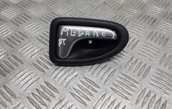 Renault Megane I Rear door handle trim 8200028995