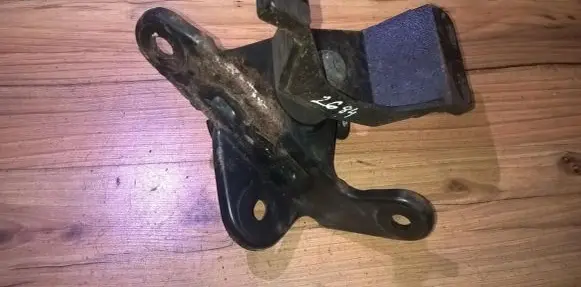 Ford Mondeo MK II Engine mount bracket 97bb7m125cb 97bb-7m125-cb