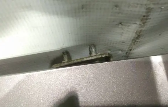 Subaru Legacy Tailgate/trunk/boot hinge