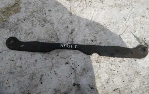 Skoda Octavia Mk2 (1Z) Engine mounting bracket
