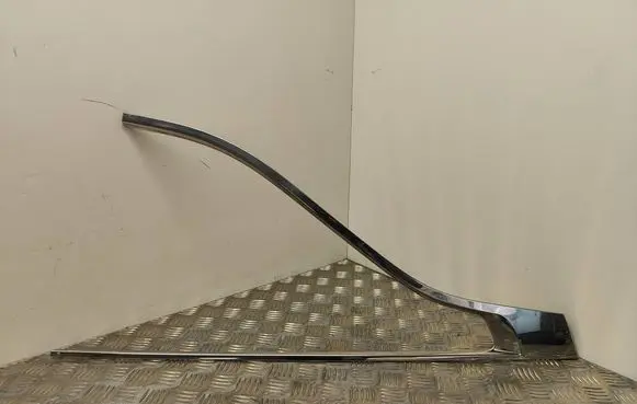 Renault Espace V (RFC) Rear side glass trim 