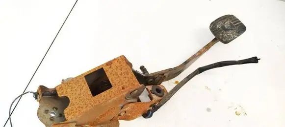 Nissan NV200 Clutch pedal E021387X21