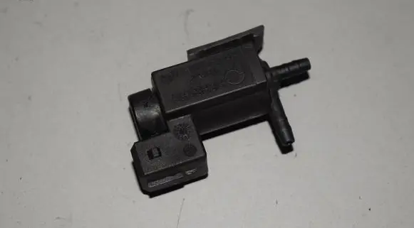 BMW 5 E39 Turbo solenoid valve 1742712