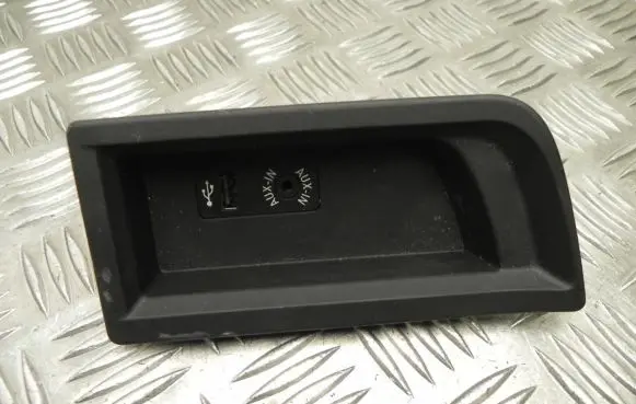 BMW 3 F30 F35 F31 EUR ISO radio connector 9207357 T4874