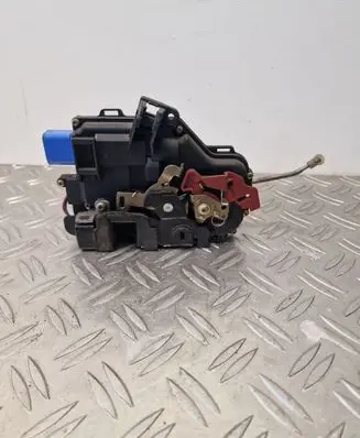 Audi A8 S8 D3 4E Rear door lock 4E0839016