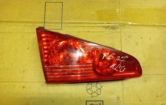 Peugeot 607 Tailgate rear/tail lights