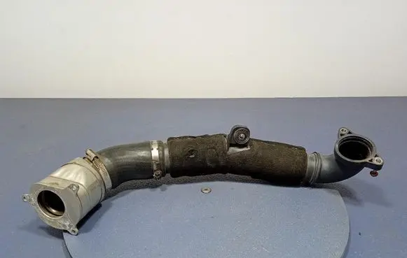 Air intake hose/pipe