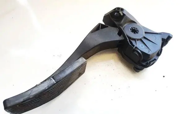 Opel Insignia A Accelerator throttle pedal 13237352 6pv009765-00