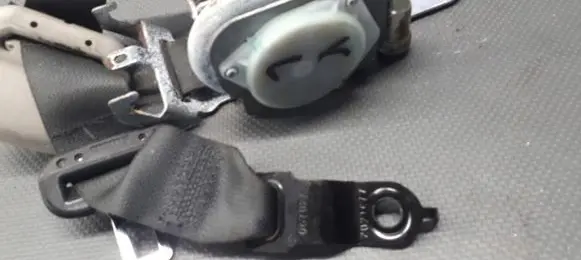 Chrysler 300C Front seatbelt
