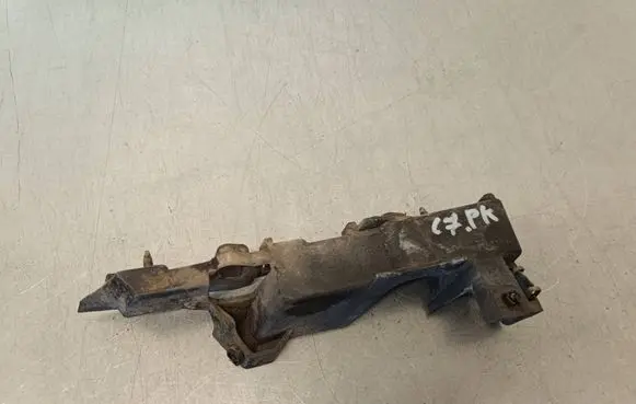 Audi A6 Allroad C7 Front bumper mounting bracket 