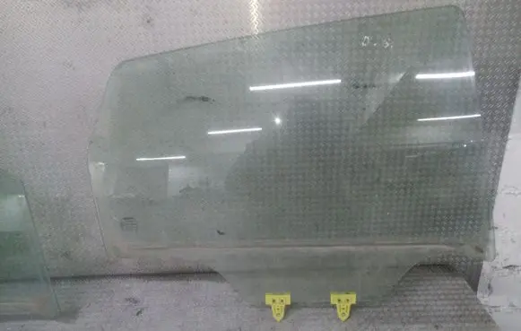 Nissan Qashqai Rear door window glass