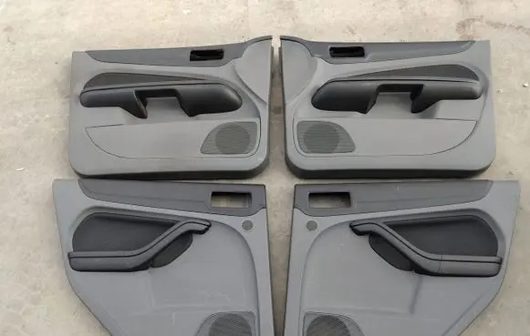 Ford Focus Front door card panel trim
