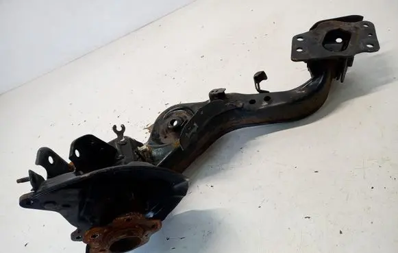 Rear wheel hub
