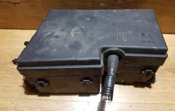 Mazda 3 I Fuse box set 8688039