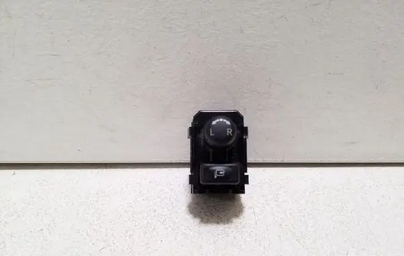 Nissan Navara D23 Wing mirror switch