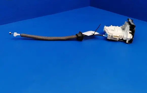 Audi A3 S3 8V Front door lock 8X2837015B