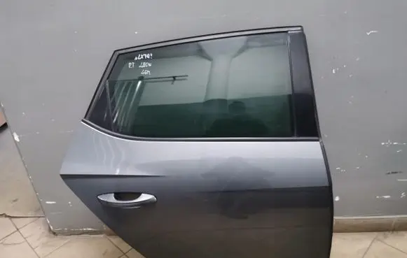 Seat Leon (5F) Rear door
