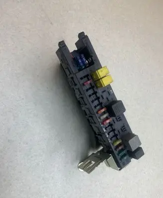 Mercedes-Benz C W203 SAM control unit 2095450701 5DK00848611 0000321215198001