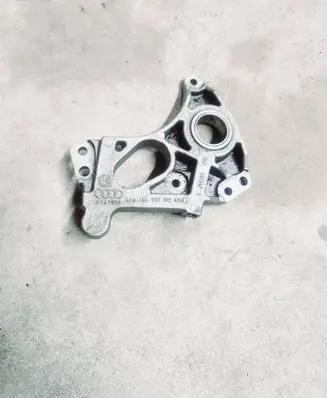 Audi Q7 4L other engine part 057109583D