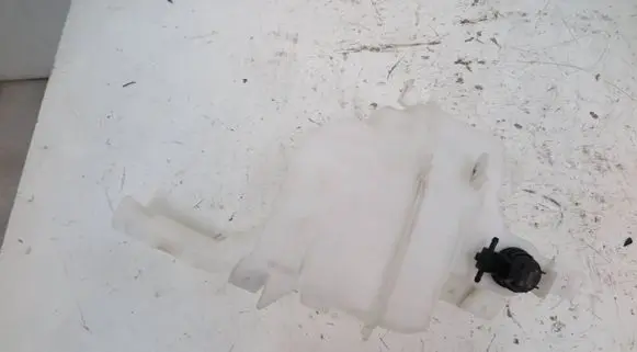 Mazda 5 Windshield washer fluid reservoir/tank BBM467480