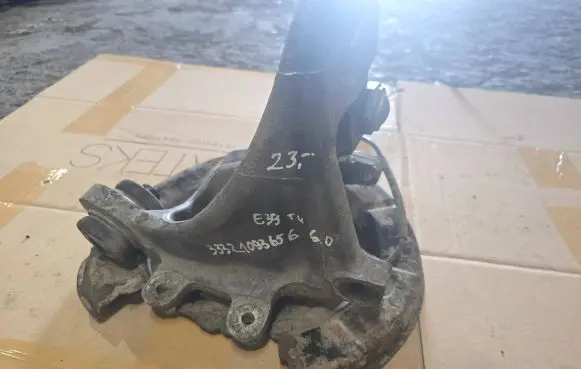 BMW 5 E39 Rear control arm 33321093656