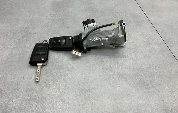 Volkswagen Golf Sportsvan Ignition lock 5Q0905865 1K0905851