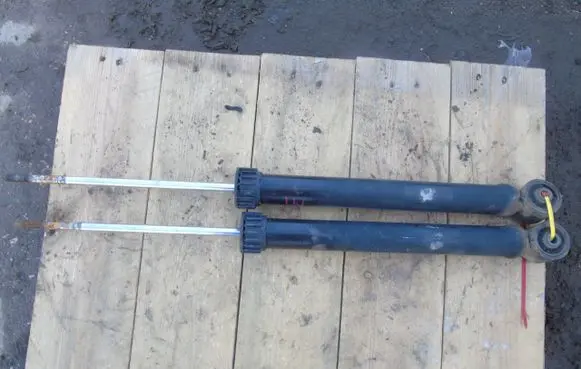 Volkswagen Up Rear shock absorber/damper