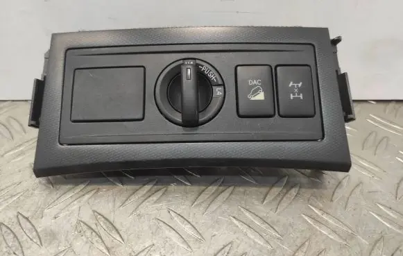 Toyota Land Cruiser (J150) Differential lock switch 135625