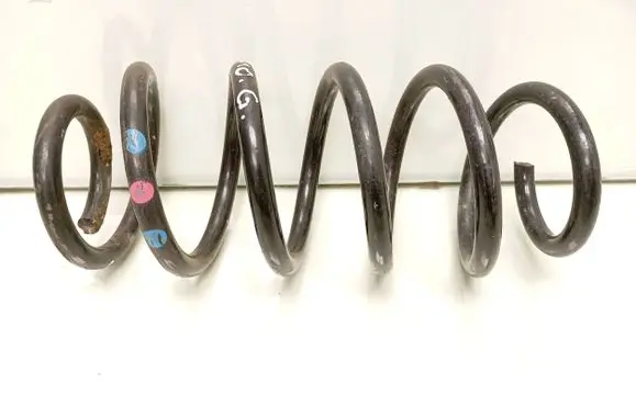 Toyota Auris E180 Rear coil spring