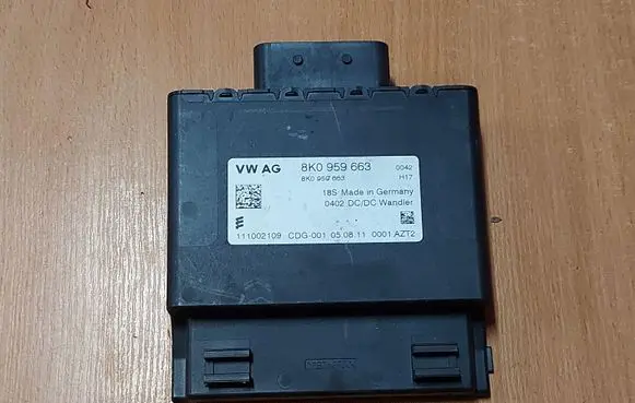 Audi A6 S6 C7 4G Voltage converter/converter module 8K0959663
