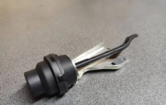 Audi A6 S6 C6 4F Turbo system vacuum part 6511410369