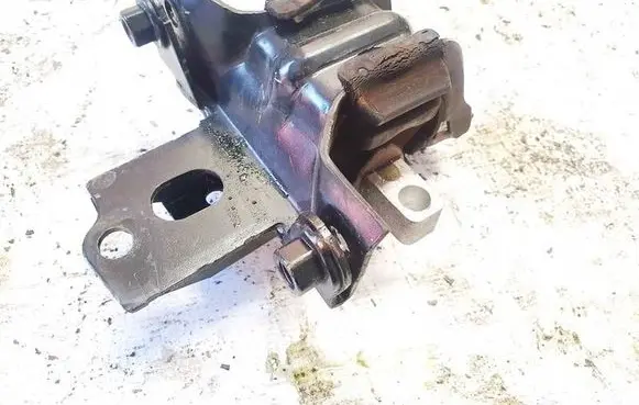 Seat Ibiza IV (6J,6P) Engine mount bracket