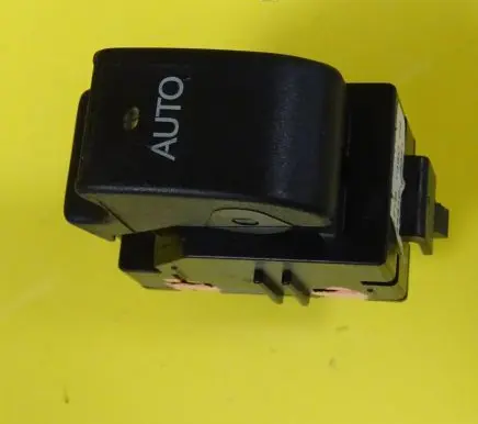 Toyota Corolla E120 E130 Electric window control switch 37077B 8481002041