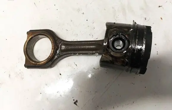 Mazda 3 I Piston with connecting rod 