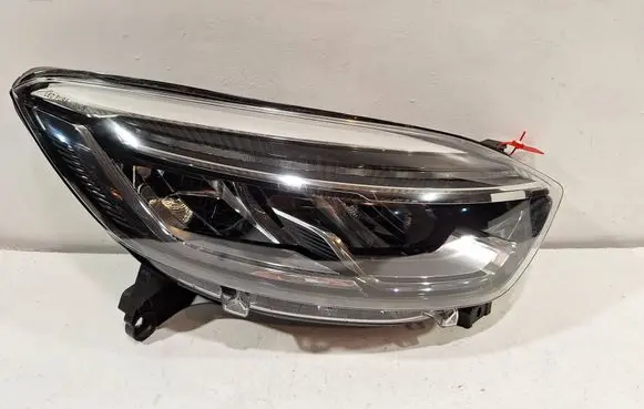 Renault Captur Headlight/headlamp 260107244R