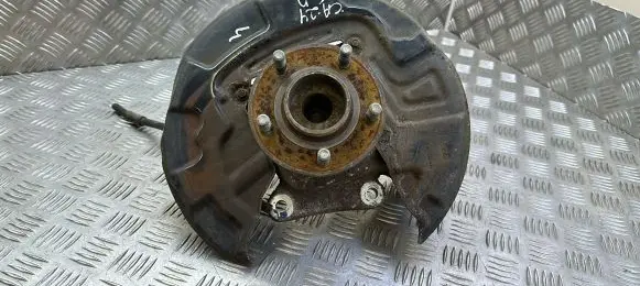 Rear wheel hub spindle/knuckle