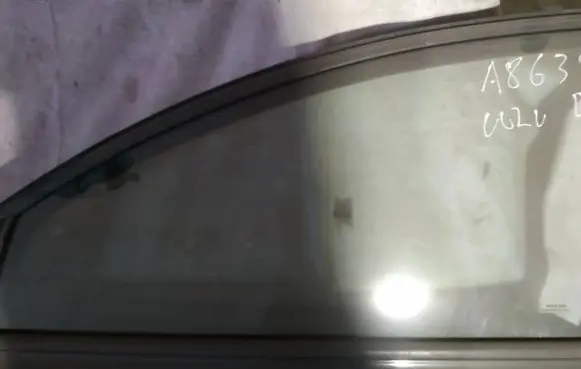 Volvo V50 Front door window glass four-door as2