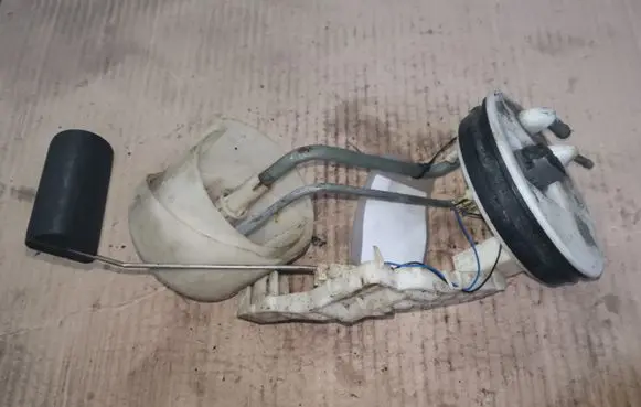 Nissan Primera Fuel level sensor 250602F611