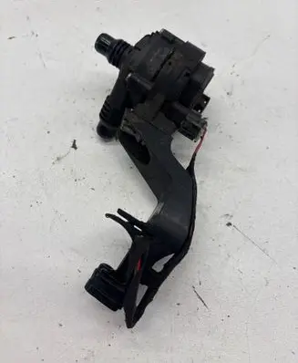 BMW 7 G11 G12 Electric auxiliary coolant/water pump 6834923