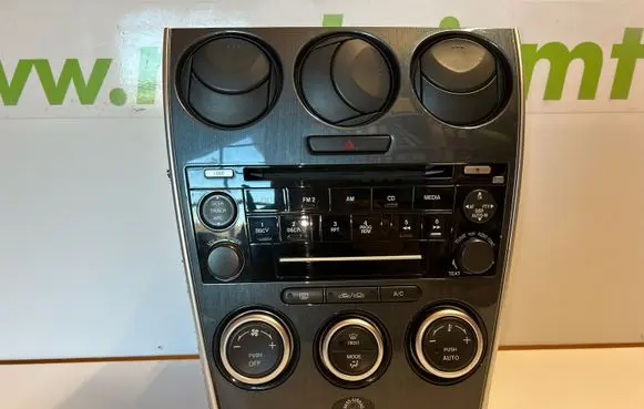 Radio/CD/DVD/GPS head unit