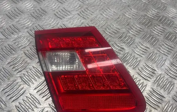 Mercedes-Benz E W212 Tailgate rear/tail lights A2128200764 483501