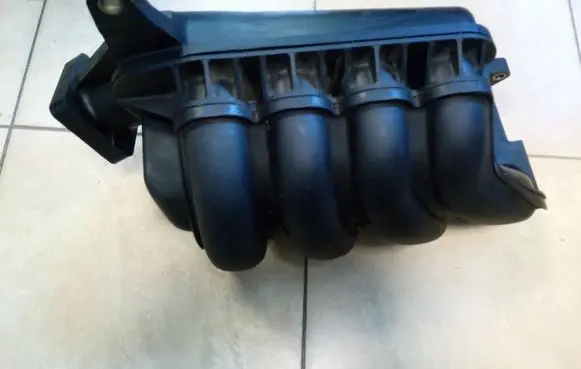 Toyota Avensis T250 Intake manifold NE68319