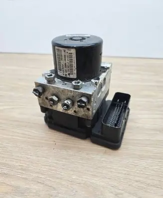 Volvo XC70 ABS Pump 31261142 000404974D0 10092604043