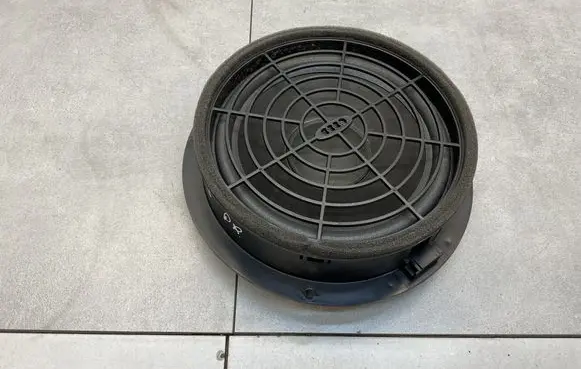 Audi Q3 8U Front door speaker 8R0035415