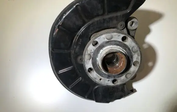 Volkswagen PASSAT B7 Front wheel hub 3C0407258G