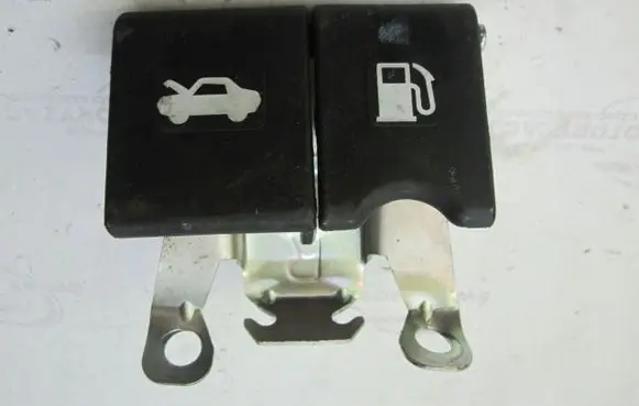 Engine bonnet (hood) release handle