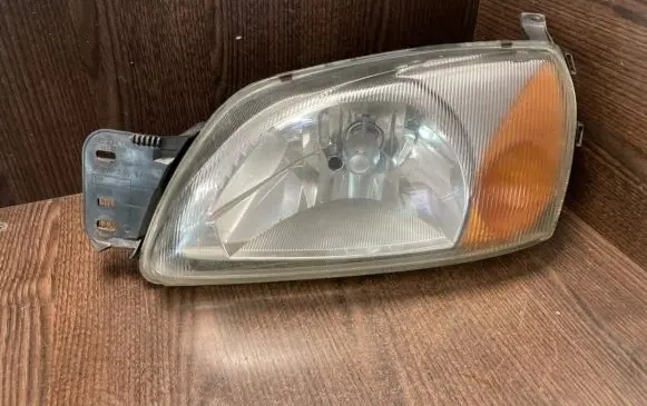 Ford Fiesta Headlight/headlamp 0301173301 YS6113006AL