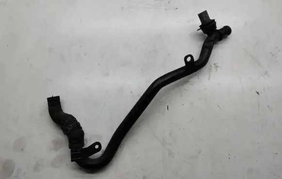 Volkswagen Tiguan Engine coolant pipe/hose 5N0121065