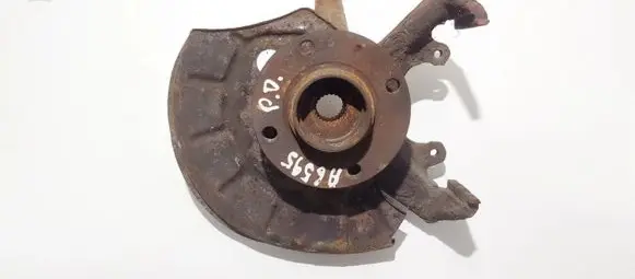 Front wheel hub